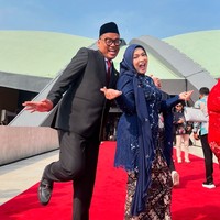 Istri Uya Kuya, Astrid Kuya sendiri juga diketahui telah terpilih menjadi anggota DPRD DKI Jakarta periode 2024-2029. Astrid yang maju dari PAN telah berhasil meraih 13.404 suara. Foto: Instagram/@king_uyakuya