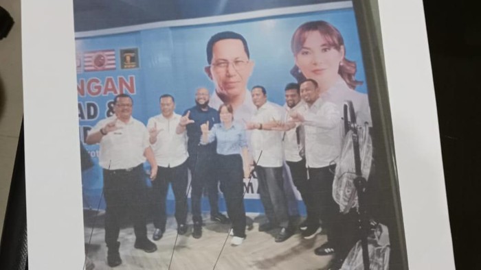 4 Lurah dan 1 Camat yang berfoto bersama Cawawalkot Batam Li Claudia (Foto: Istimewa)