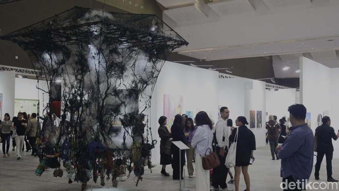Pameran Art Jakarta 2024 resmi dibuka di JIEXPO Kemayoran, Jakarta. Pameran berlangsung 4 hingga 6 Oktober 2024.