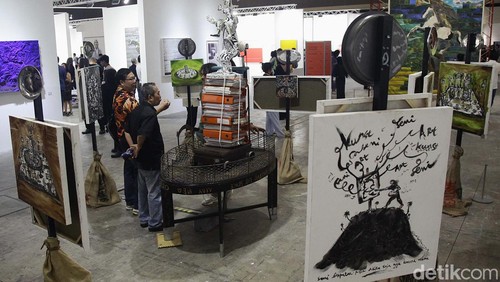 Pameran Art Jakarta 2024 resmi dibuka di JIEXPO Kemayoran, Jakarta. Pameran berlangsung 4 hingga 6 Oktober 2024.