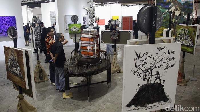 Pameran Art Jakarta 2024 resmi dibuka di JIEXPO Kemayoran, Jakarta. Pameran berlangsung 4 hingga 6 Oktober 2024.