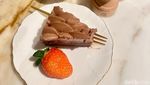 Istimewa! Kue dan Pastry Serba Pink Meriahkan Afternoon Tea di Sini
