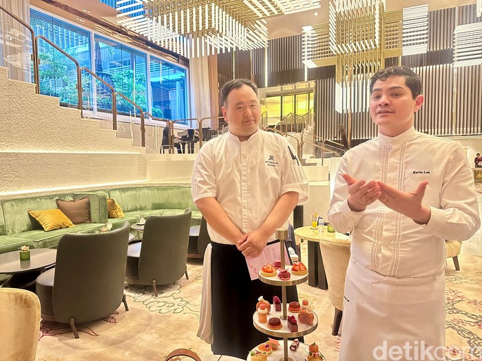 Afternoon Tea dengan Kudapan Serba Pink Kreasi Chef Kevin Lee Afternoon Tea dengan Kudapan Serba Pink Kreasi Chef Kevin Lee