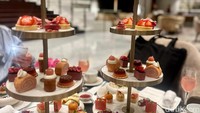 Selama bulan Oktober, Pinktober Afternoon Tea dalam rangka bulan kesadaran kanker payudara digelar oleh St. Regis Jakarta. Beragam cake, pastry, dan kudapan gurih bisa dinikmati di The Drawing Room.