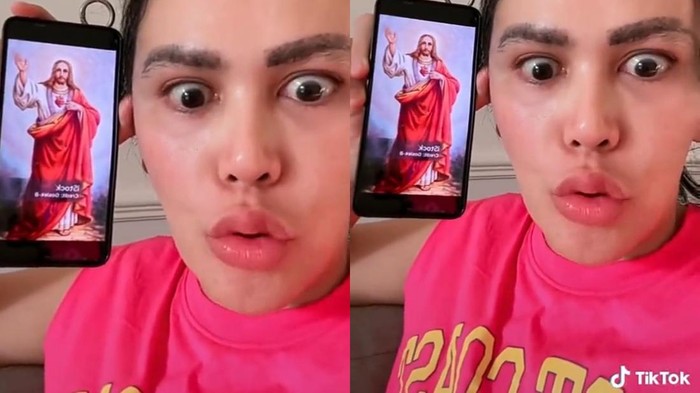 Tangkapan layar video viral selebgram diduga menistakan Tuhan Yesus. (istimewa)