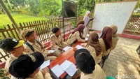 Purna PMI juga memberikan pelatihan bahasa mandirin kepada anak-anak hingga remaja di Subang.