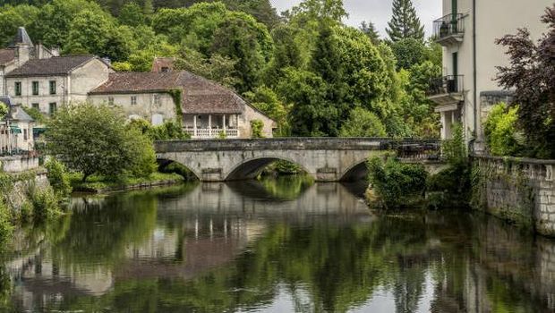 Salah satu desa di Prancis disebut-sebut sebagai desa di negeri dongeng. Desa Brantome disebut sebagai desa yang 'paling' Prancis dan dijuluki Venesia di Perigord.