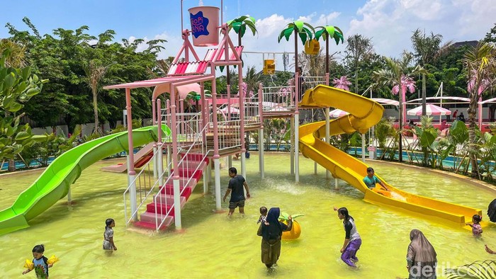 Meningkatnya tingkat kesadaran berolahraga di Indonesia juga merambah pada cabang renang. Di Cibitung bermunculan kolam renang dengan fasilitas yang estetik.