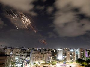 Rudal Balistik Iran Rontokkan Iron Dome, Ini Penjelasan Pakar