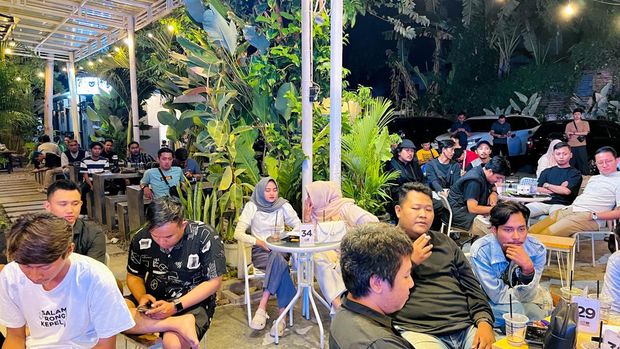 Cawabup Luhur saat ngobrol bareng komunitas anak muda