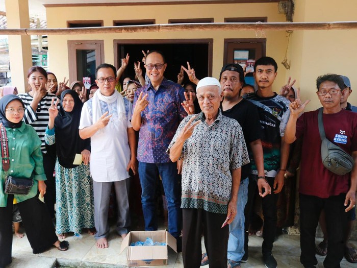 Cawalkot Sukabumi Ayep Zaki saat sapa warga di Lembursitu