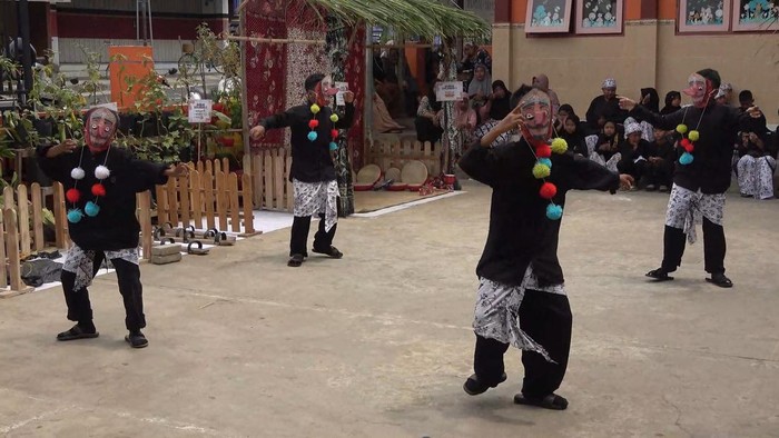 Dinten Jawi, Upaya Melestarikan dan Mengenalkan Budaya Jawa pada Siswa