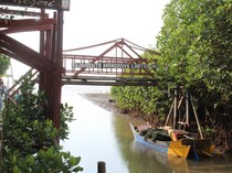 Ekowisata Mangrove Lantebung Makassar, Pesona Sunset di Tengah Hutan Bakau