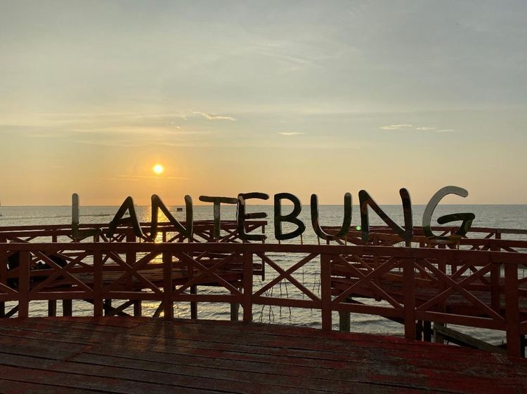 Melihat Keindahan Panorama Ekowisata Lantebung Makassar di Sore Hari