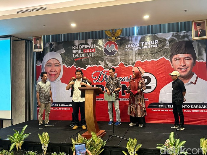 emil bertemu dengan pekerja migran indonesia