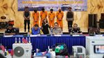 Potret Empat Pengelola Ilegal Benih Lobster Digulung Baharkam Polri