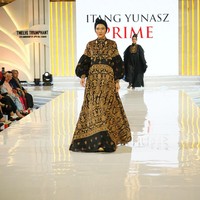 “Sebanyak 25 koleksi baru ini dikreasikan untuk konsumen usia 25 tahunan ke atas. Koleksi ini untuk Itang Yunasz Prime,” ujar Itang Yunasz. Foto: Dok. Lippo Mall Kemang