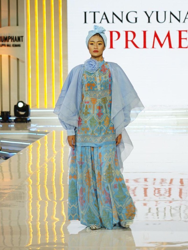 Koleksi ini mencoba menonjolkan keanggunan dan kemewahan wanita yang diejawantahkan lewat budaya Bali. Foto: Dok. Lippo Mall Kemang