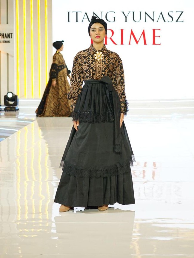 Menonjolkan kearifan lokal khususnya Bali, semua koleksi dibuat menggunakan teknik tradisional. Foto: Dok. Lippo Mall Kemang