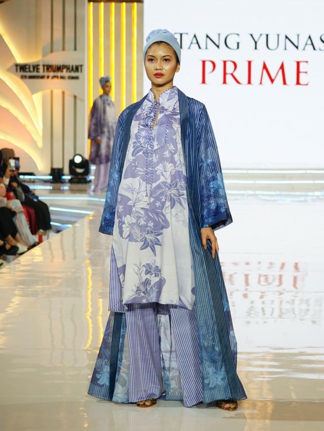 Desainer yang dikenal dengan rancangan busana modest ini menampilkan ‘Arunika’ sebagai koleksi Spring/Summer 2025. Foto: Dok. Lippo Mall Kemang