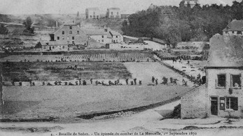 Carol Popp de Szathmari adalah fotografer perang pertama yang diketahui, menangkap ratusan gambar Perang Krimea. Tetapi gambar dari tahun 1870 inilah yang dianggap sebagai foto pertama dari pertempuran yang sebenarnya. Menunjukkan garis pasukan Prusia saat mereka maju, fotografer mengambil gambar saat dia berdiri dengan pembela Prancis. Foto: Mymodernmet
