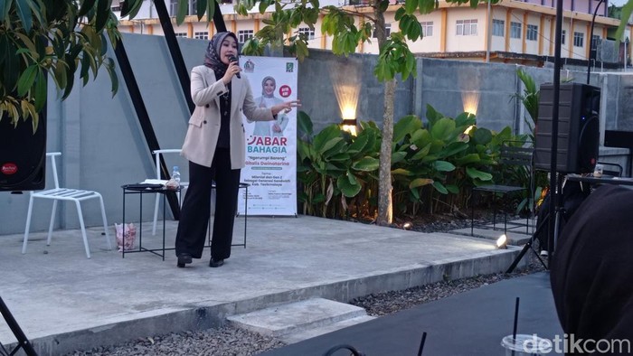 Gita KDI saat menggelar pertemuan dengan anak muda Tasikmalaya.
