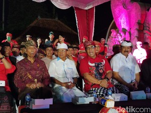 Seniman Tabanan Deklarasi Dukungan untuk Koster-Giri dan Sanjaya-Dirga