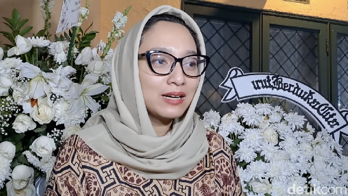 Isabella Fawzi cerita kondisi ibu saat ditemukan tak bergerak.