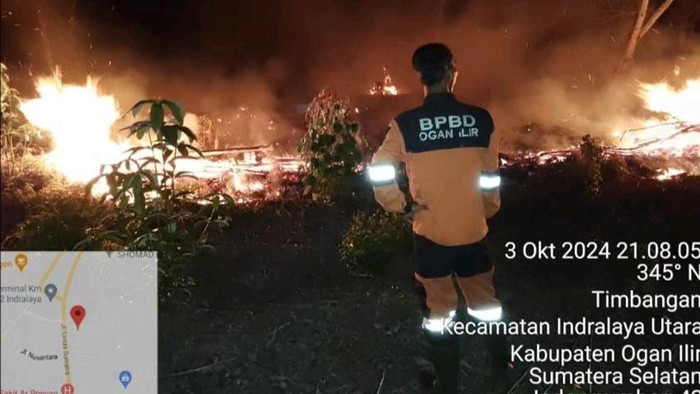 Kebakaran lahan dekat Unsri Indralaya dan Jalintim Sumsel.