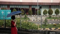 Tiga lantai di mal tersebut Terdampak kebakaran yang terjadi dini hari tadi yang diduga akibat kebocoran gas.