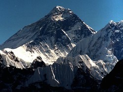 Ilmuwan Temukan Dua Gunung yang 100 Kali Lebih Tinggi dari Everest