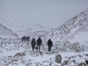 Video: Dihantam Badai Salju, Ratusan Pendaki Terjebak di Gunung Everest