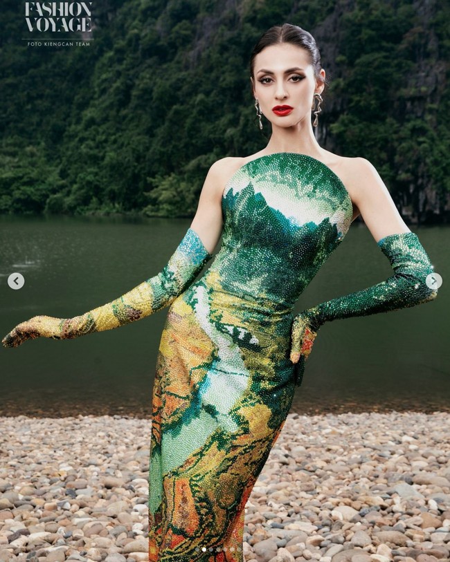 Miss Cosmo Ukraine 2024 Anastasiia Panova dikenal sebagai model dan pengusaha di kota asalnya Kryvyi Rih, Ukraina. Anastasiia yang akan berusia 31 tahun pada November 2024 pernah menjadi finalis Ukraines Next Top Model. Foto: Instagram