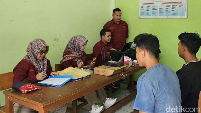 perekaman KTP-el di SMAN 3 Cimahi
