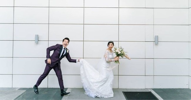 Pebulu tangkis Greysia Polii menikah dengan Felix Djimin pada Desember 2020. Diketahui sebelum menikah keduanya sudah menjalin hubungan selama 6 tahun. Dari pernikahannya itu kini Greysia dan Felix telah dikaruniai seorang putri. Foto: Instagram