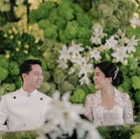 Pada Maret 2023 pebulu tangkis Kevin Sanjaya resmi mempersunting kekasihnya, Valencia Tanoesoedibjo. Pernikahan keduanya digelar dengan begitu mewah. Valencia sendiri diketahui merupakan putri dari konglomerat Hary Tanoesoedibjo. Foto: Instagram