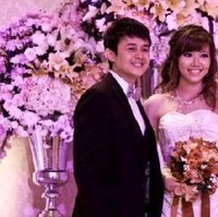 Pebulu tangkis Hendr Setiawan diketahui sudah menikah dengan seorang wanita bernama Sandiani Arief. Keduanya menikah di tahun 2011. Dari pernikahan tersebut keduanya kini telah dikaruniai 3 orang anak. Foto: Instagram