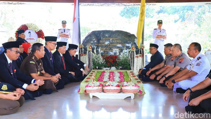 Pj Gubernur Jatim ziarah ke Makam Bung Karno