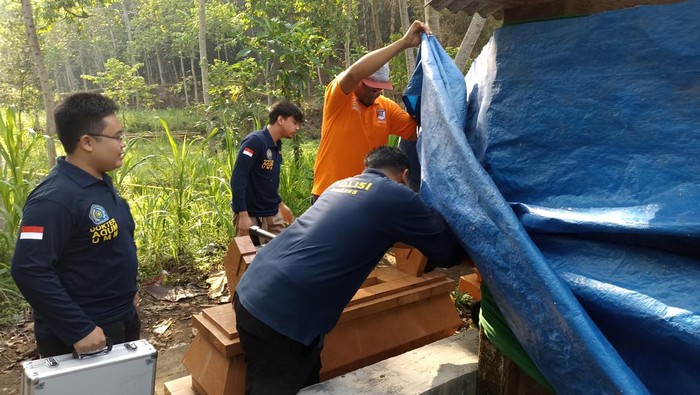 Polisi Autopsi Siswa MTs Blitar Tewas gegera Lemparan Kayu Berpaku