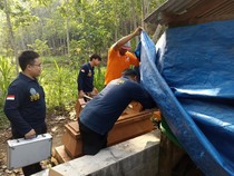 Polisi Ekshumasi Jenazah Siswa MTs Blitar Tewas gegara Dilempar Kayu Berpaku