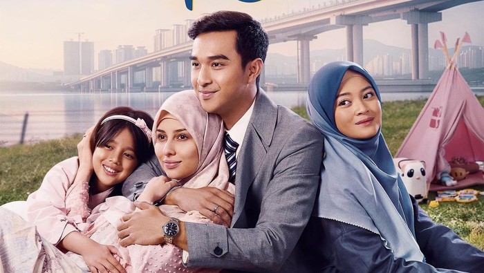Poster film Laut Tengah