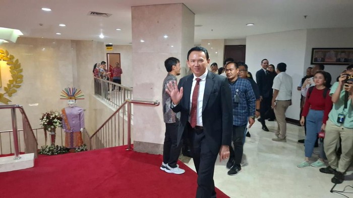 Ridwan Kamil (RK)-Suswono hadiri pelantikan pimpinan DPRD DKI Jakarta periode 2024-2029. Eks Gubernur DKI Jakarta Ahok juga terlihat hadiri dalam acara.