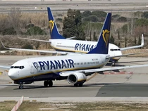 Pesawat Boeing Ryanair Bermasalah Lagi! Terbakar & 184 Penumpang Dievakuasi