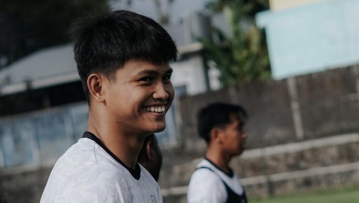 Striker PSS Sleman, Hokky Caraka.
