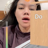 Sebagai seorang penyanyi tanah air, Yura Yunita turut menjajal kemampuan vokalnya dengan mengikuti tren perfect pitch challenge. Hanya dengan satu tarikan napas, Yura berhasil melewati setiap lubang dengan menyanyikan nada dasar hingga tinggi. Foto: TikTok