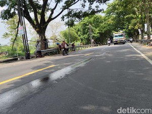 Tumpahan Oli Sebabkan Kecelakaan di Jalan Raya Sukabumi-Cianjur