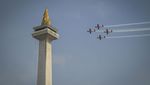 Atraksi Pesawat Aerobatik Jupiter Meriahkan HUT TNI di Langit Monas