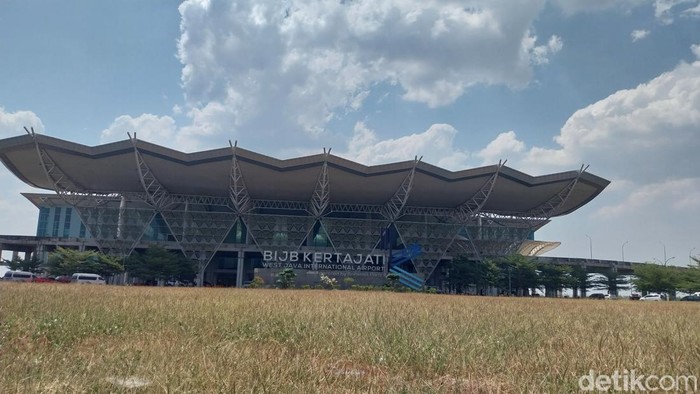 Bandara Kertajati atau Bandara Internasional Jawa Barat.