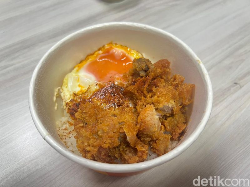 Cicip Truffle Chicken hingga Beef Pesto Buatan Gerai Rice Bowl Viral