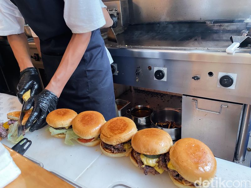 Dan's Burger, tempat makan burger viral di Jakarta Selatan